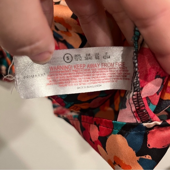 Primark size small bright pinks and oranges floral long sleeve satin look top - Picture 6 of 9